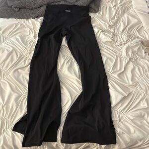 Black flair leggings